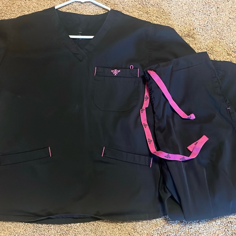 Med Couture Black and Pink Scrub Set